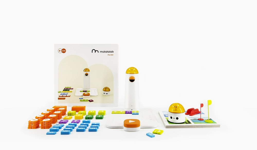 A set for learning the basics of algorithmics and programming, consisting of: Matatalab Pro set (3 pcs.), additional set Matatalab Matata Friends - (1 pc.)