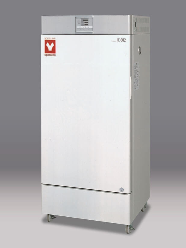 Incubator YAMATO IC802 (318 l, up to +80 ℃, natural convection)