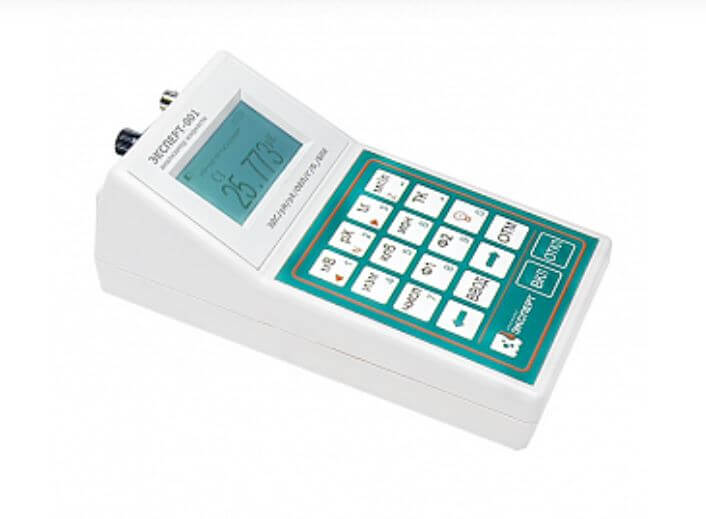 Portable standard precision liquid analyzer EKONIKS-EXPERT 001-4.0.1 (basic configuration)