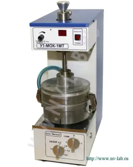 Device for mechanized gluten laundering U1-MOK-1MT with a water tank